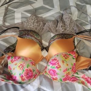 4 VICTORIA'S SECRET BRA BUNDLE